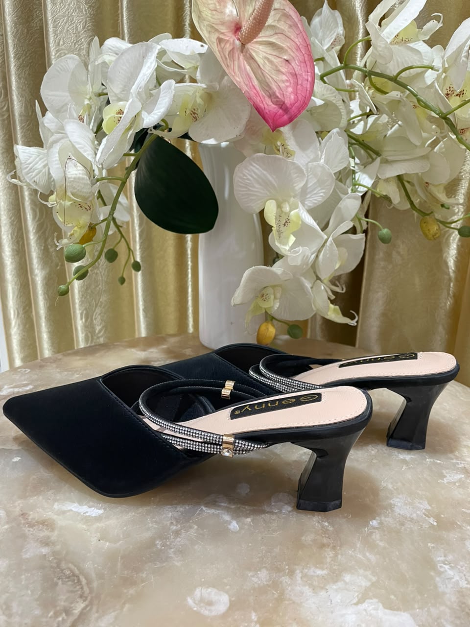 Heels GN40 Black Slip On