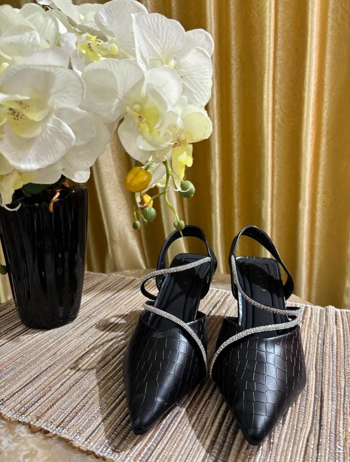 Heels GN19 Black