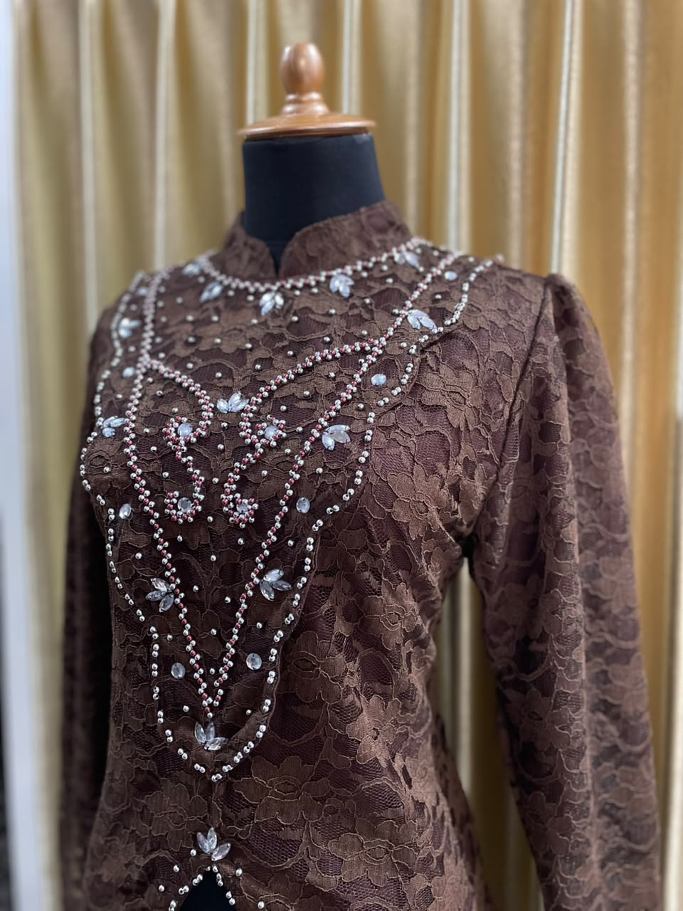 Kebaya Brokat Mahogany Payet Standar