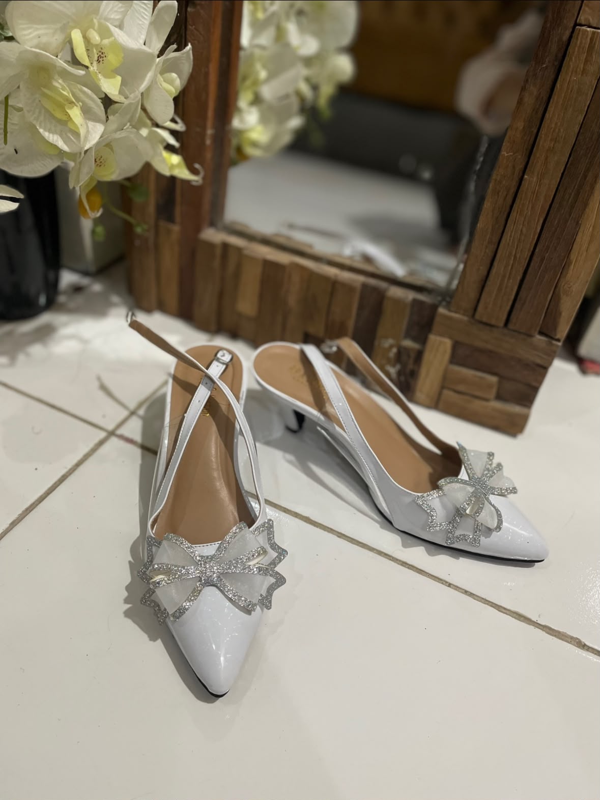 Heels RP White
