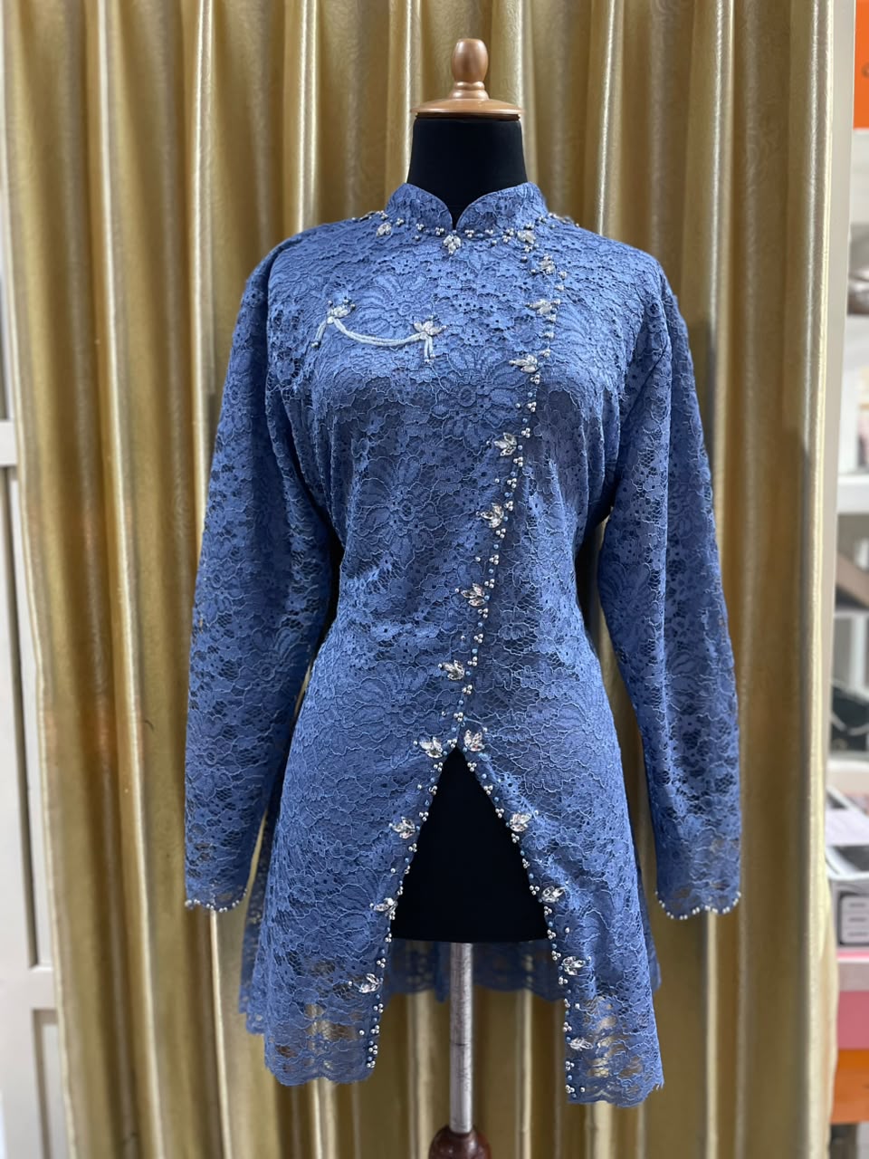 Kebaya Janggan Brokat Biru