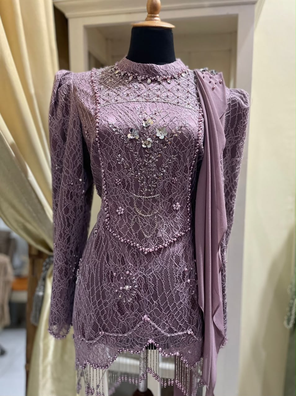 Kebaya Chantily Mauve Prem