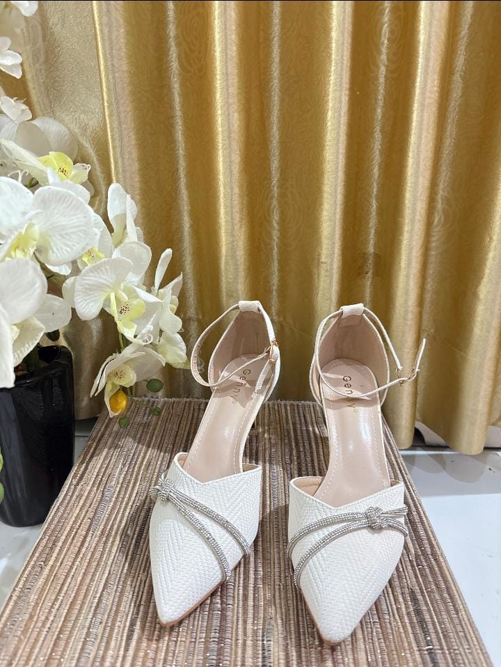 Heels GN16 White