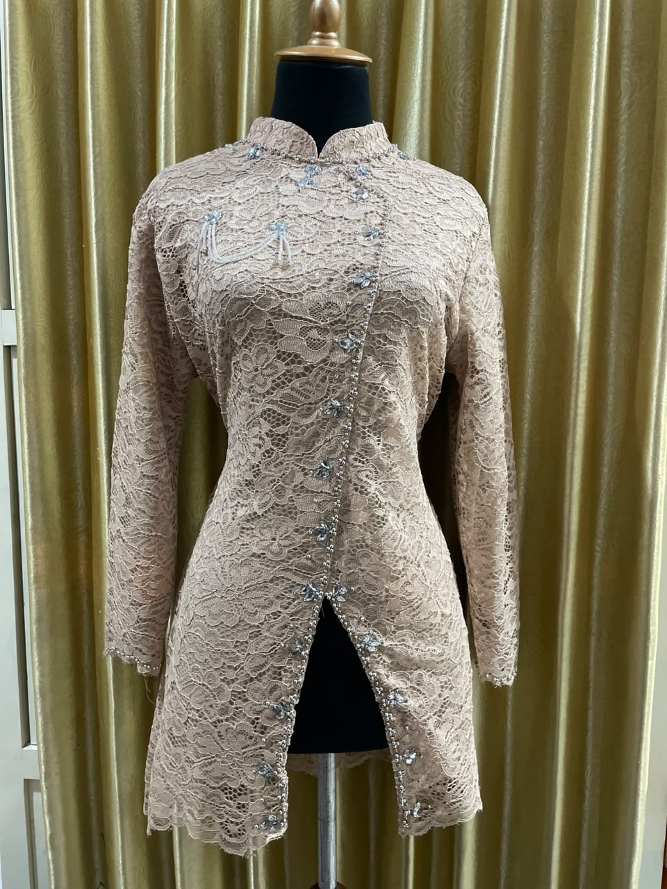 Kebaya Janggan Brokat Cream