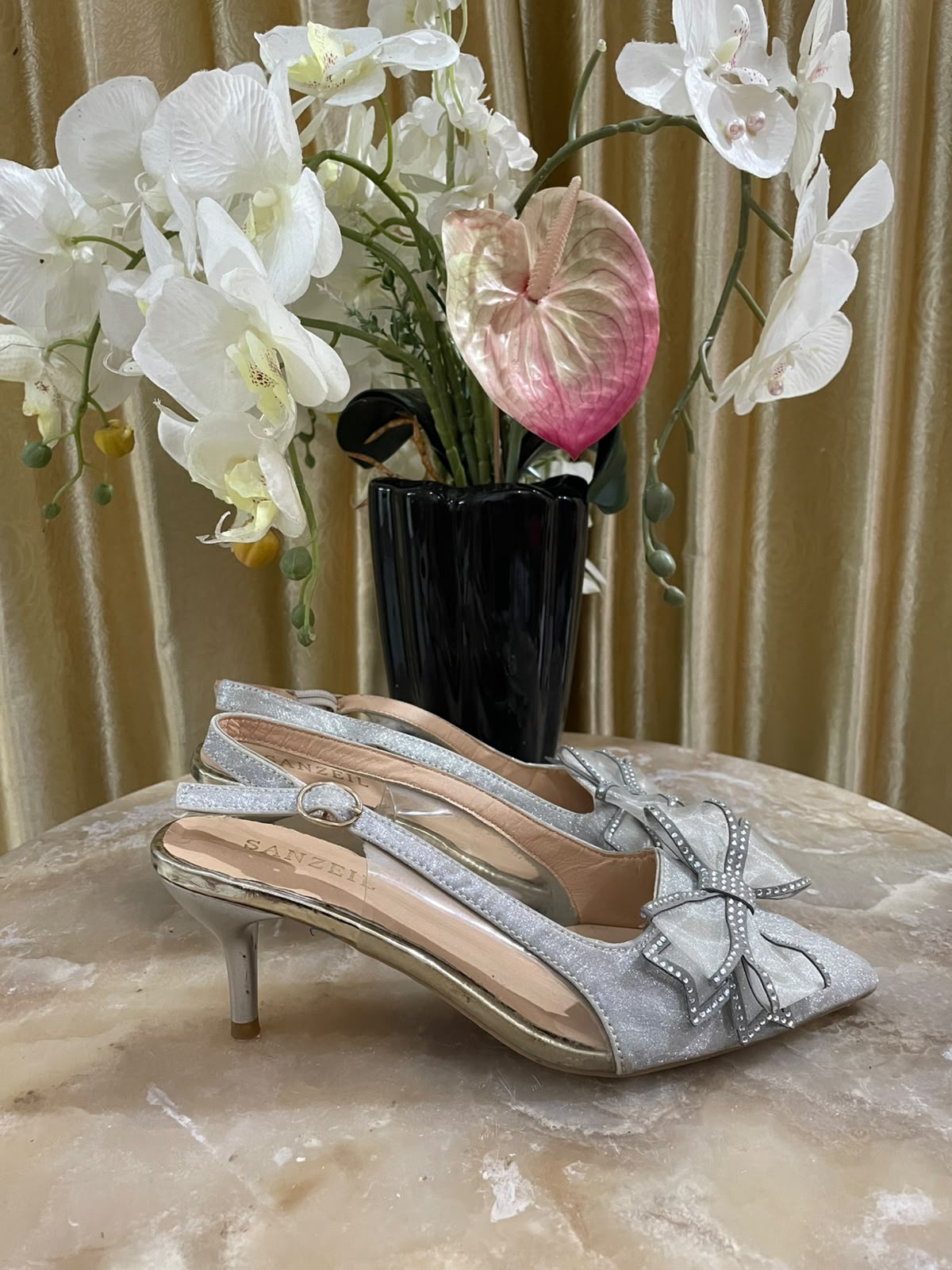 Heels SNZ Silver Pita