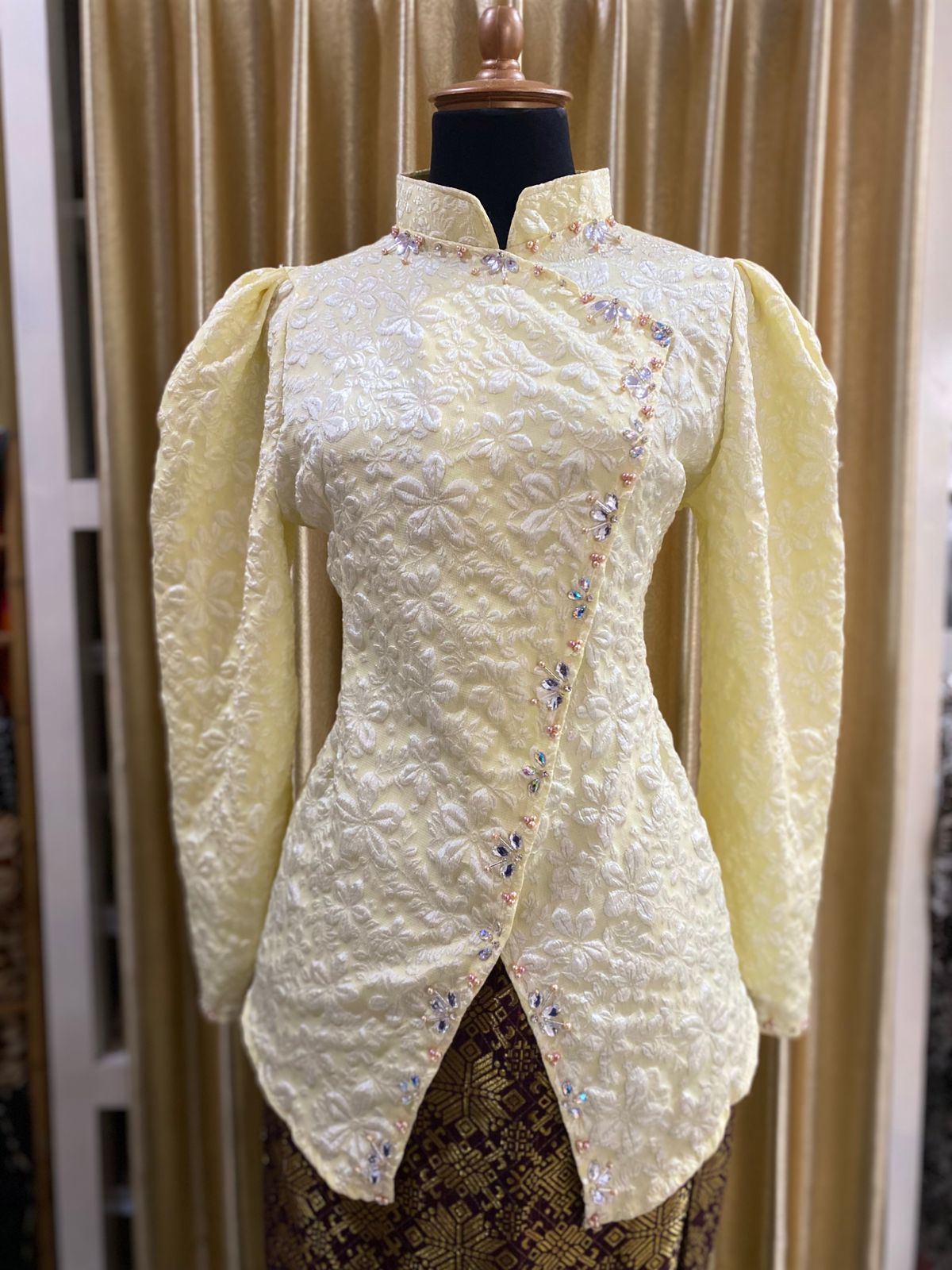 Kebaya Janggan Butter Yellow