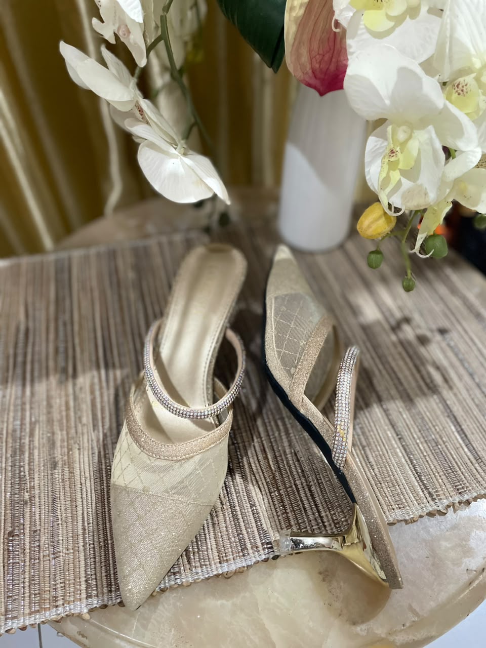 Heels LWRN 27 Gold Slip On