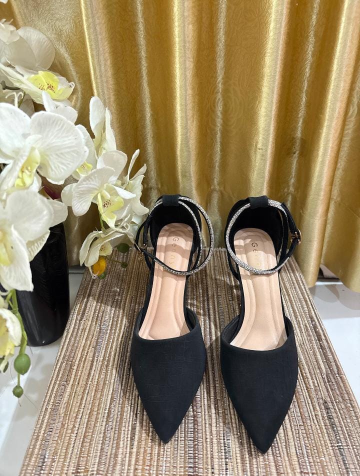 Heels GN17 Black