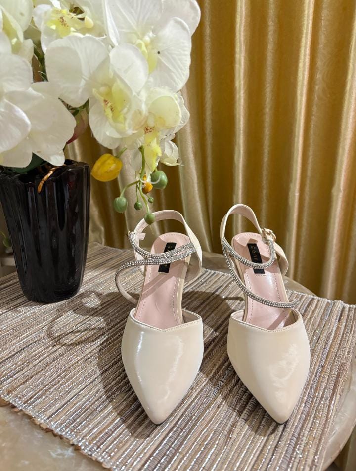 Heels GN20 Butter Cream