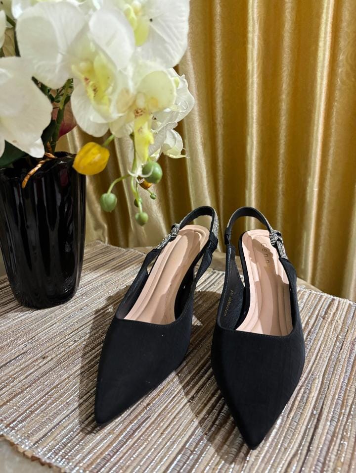 Heels GN21 Black