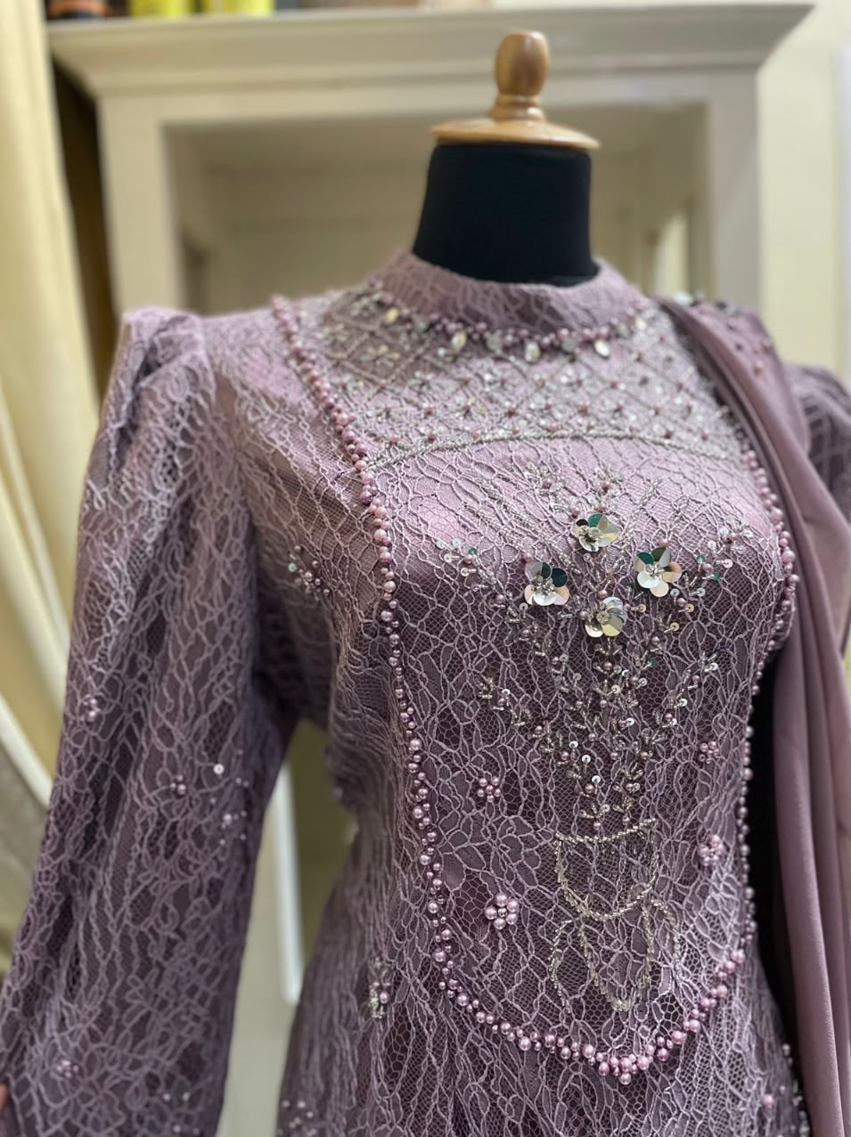 Kebaya Chantily Mauve Prem