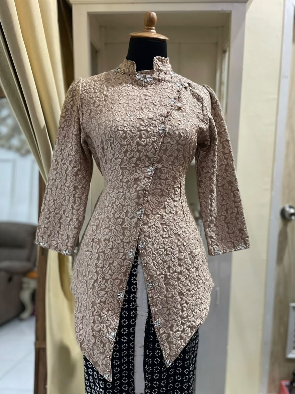 Kebaya Janggan Coklat
